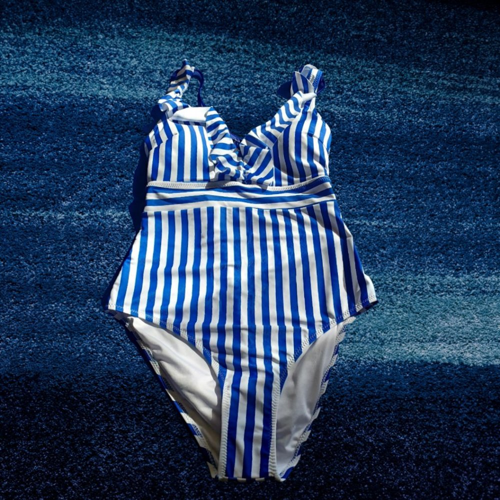 PHURRO BLUE STRIPE RUFFLE ONE PIECE BATHING SUIT SIZE M